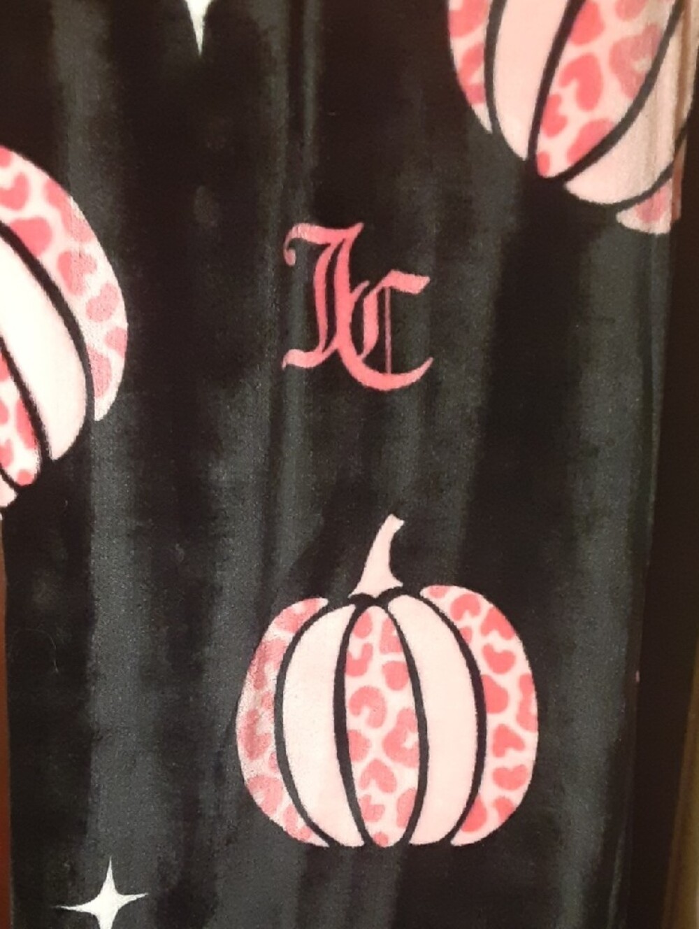Twin Juicy Couture Black Plush Throw with Pink Pumpkin Motif - Picture 3 of 7